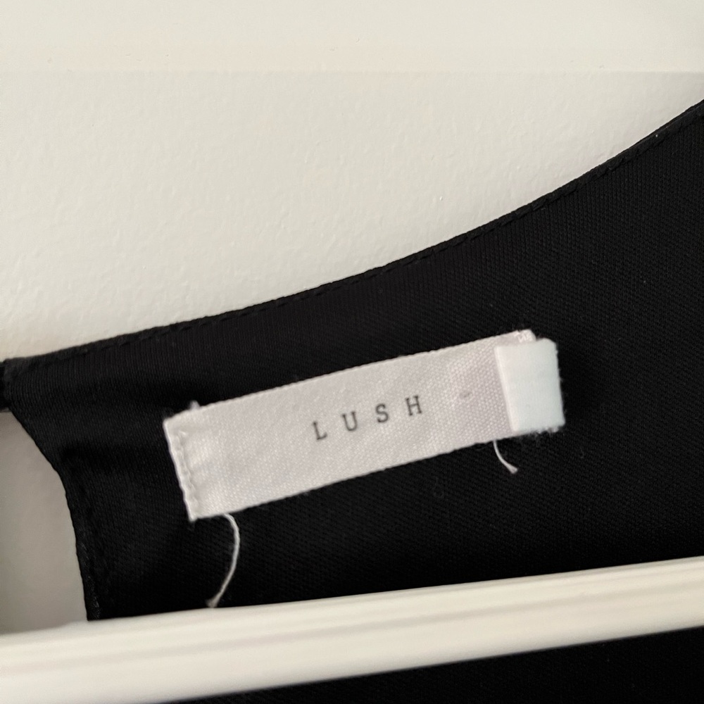 Chiffon razor back dress - Picture 3 of 3